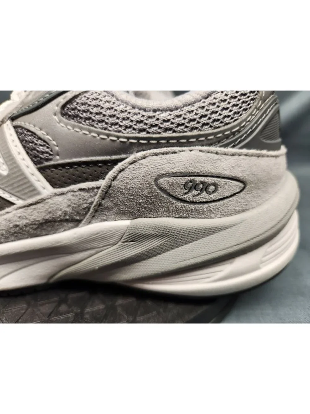 New Balance FuelCell 990v6 Sneakers PC990GL6 Grey White Kids Size 11 NEW NO BOX!